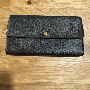 Louis Vuitton Vintage Sarah Wallet